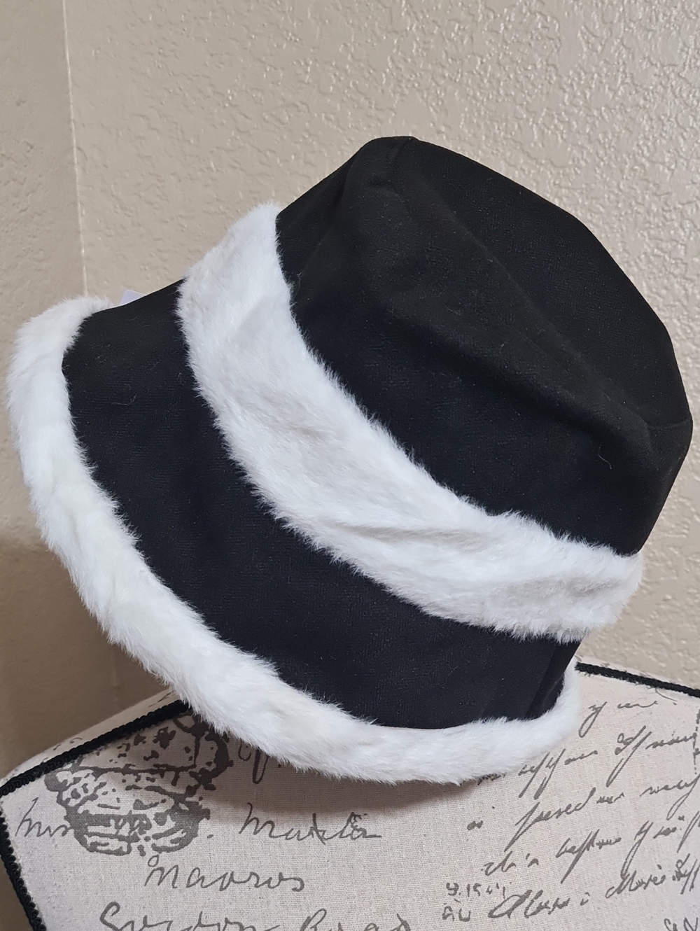 Fashion Nova Black Bucket Hat with White Faux Fur Trim
